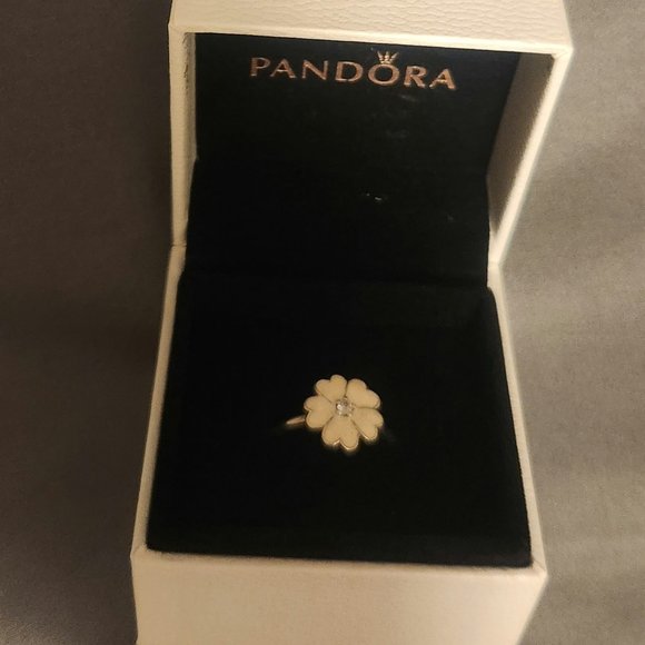Authentic Pandora daisy ring - Picture 1 of 1